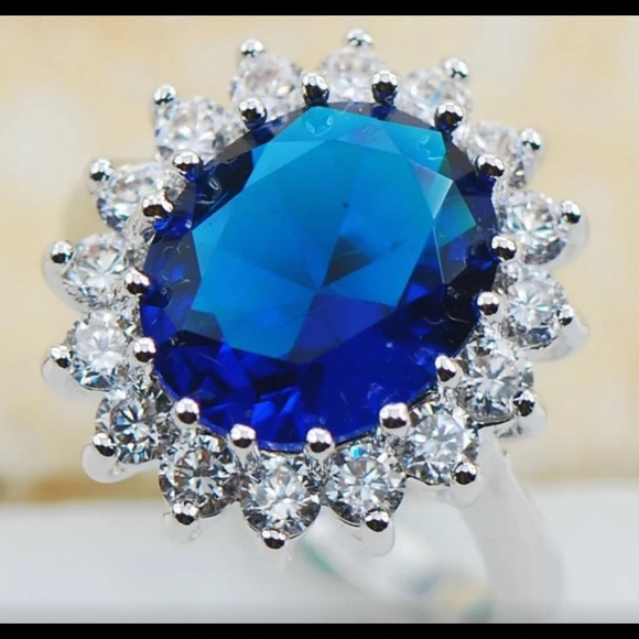 KATE MIDDLETON ENGAGEMENT LAB BLUE SAPPHIRE Replica 18K WHITE GOLD PRINCESS CUT - Picture 2 of 7